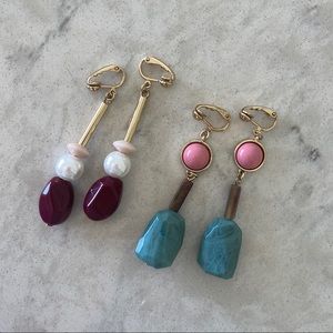 2 pairs of clip on earrings